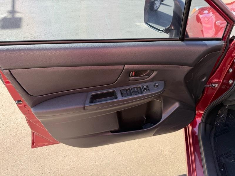 Subaru Impreza Base 5-Door 2012