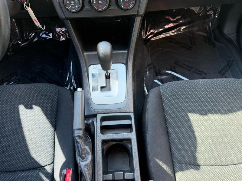 Subaru Impreza Base 5-Door 2012