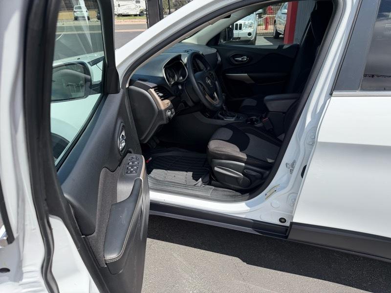 Jeep Cherokee Latitude FWD 2018