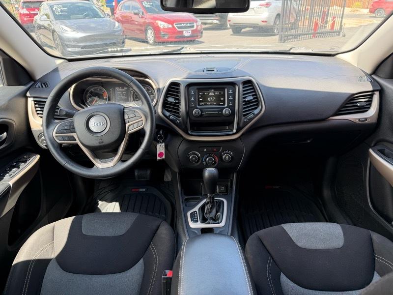 Jeep Cherokee Latitude FWD 2018