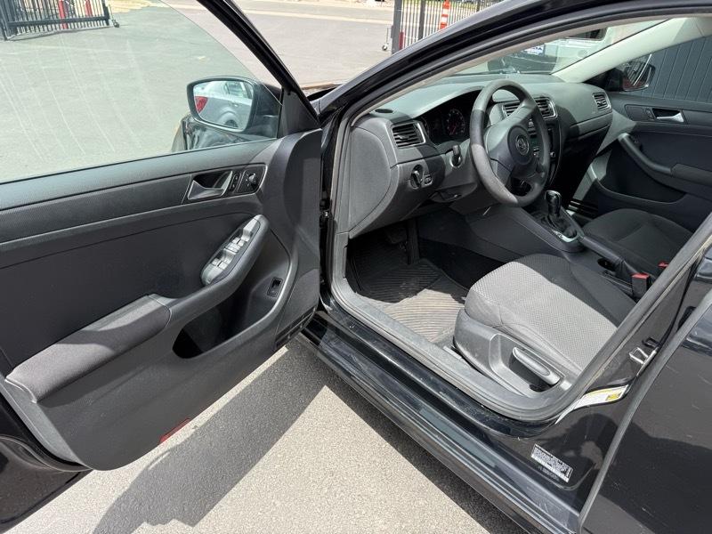 Volkswagen Jetta S 2012