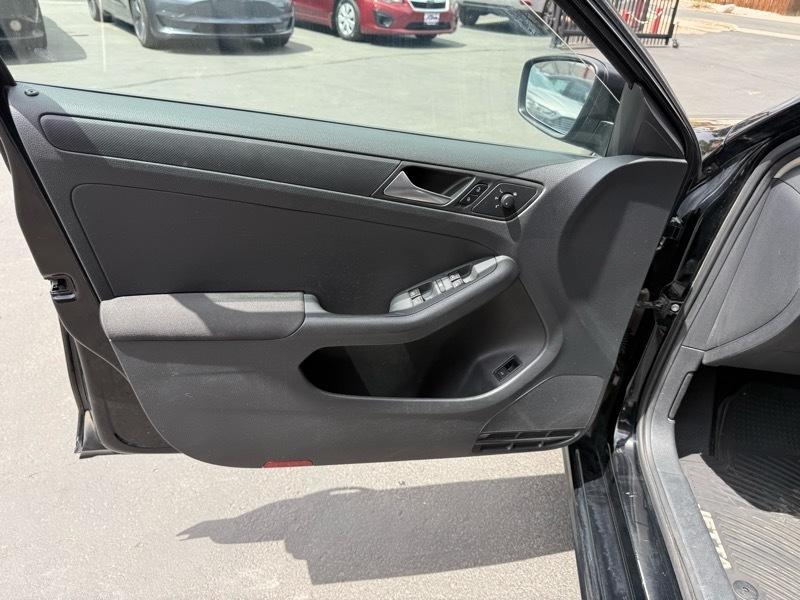 Volkswagen Jetta S 2012