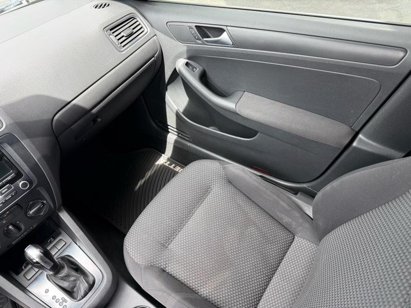 Volkswagen Jetta S 2012