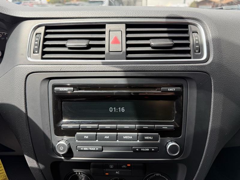 Volkswagen Jetta S 2012