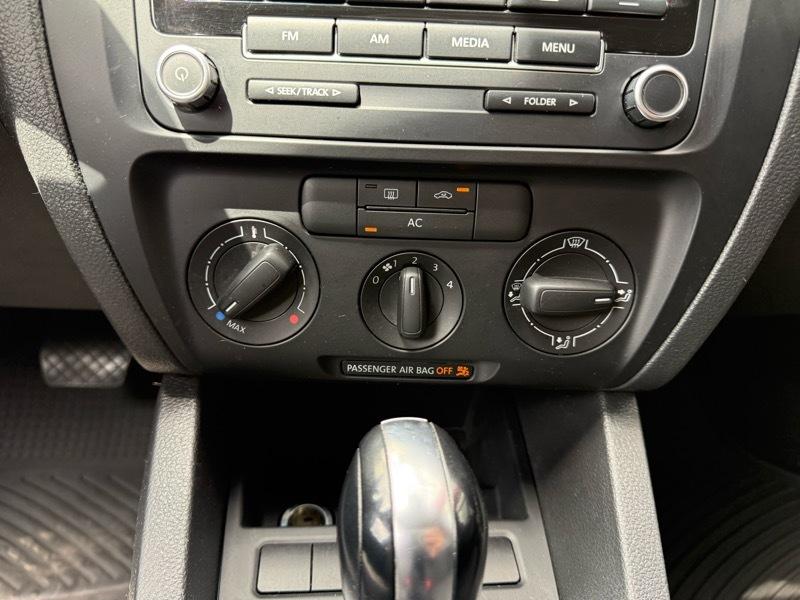 Volkswagen Jetta S 2012