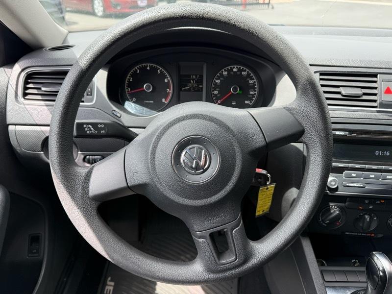 Volkswagen Jetta S 2012