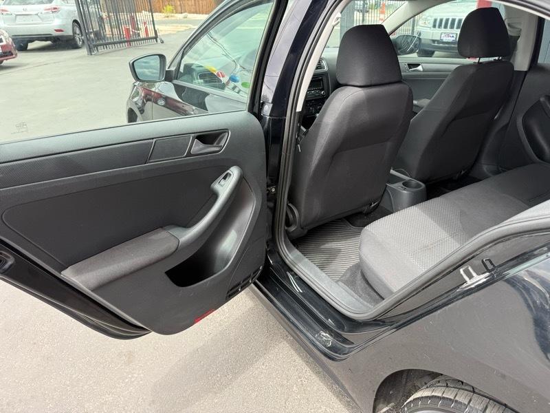 Volkswagen Jetta S 2012