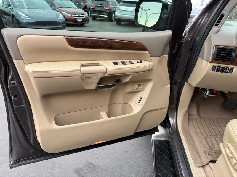 Nissan Armada Platinum 4WD 2014
