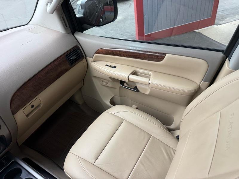 Nissan Armada Platinum 4WD 2014