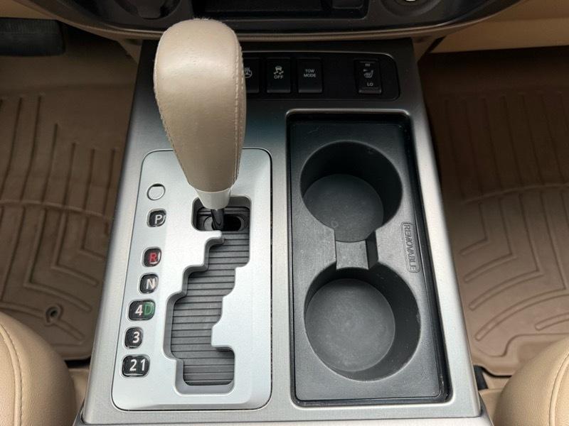 Nissan Armada Platinum 4WD 2014