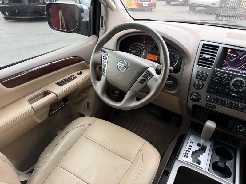 Nissan Armada Platinum 4WD 2014