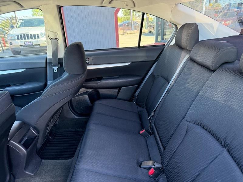 Subaru Legacy 2.5i Premium 2012