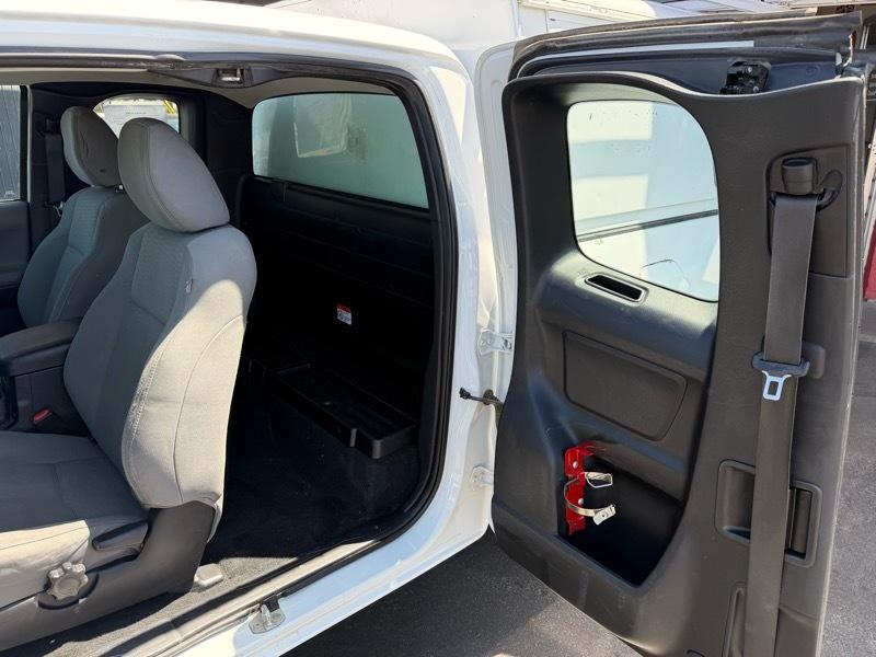 Toyota Tacoma SR5 Access Cab I4 6AT 2WD 2016