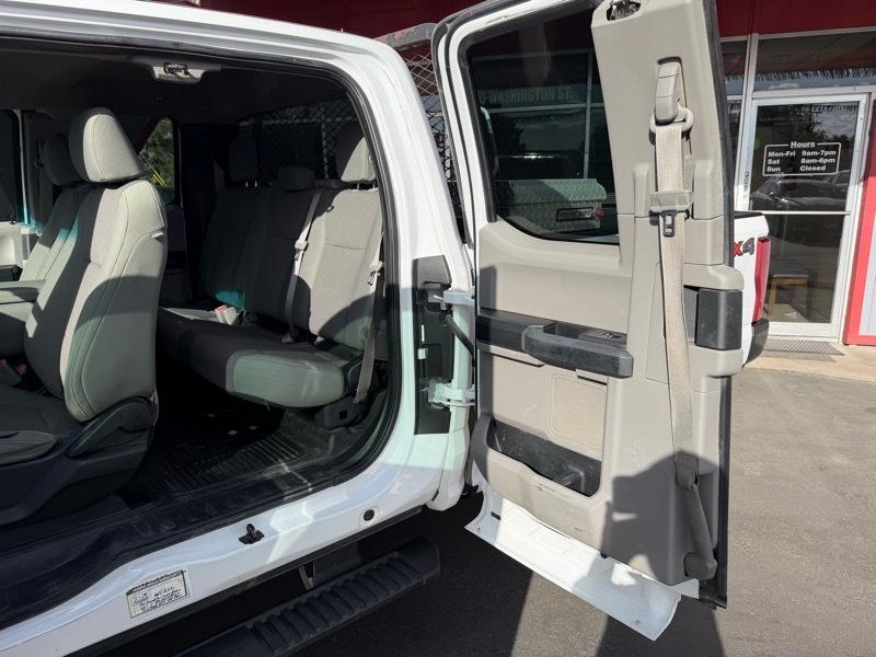 Ford F-250 SD XL SuperCab 4WD 2017