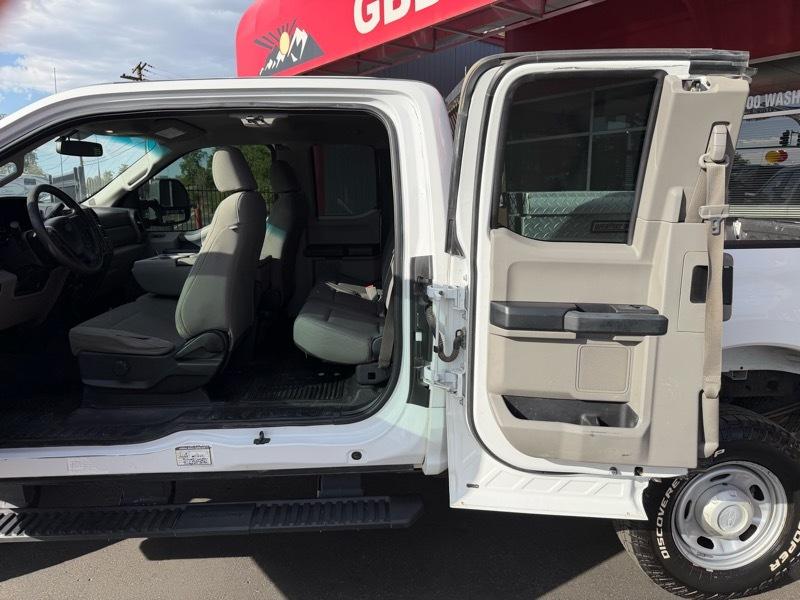 Ford F-250 SD XL SuperCab 4WD 2017