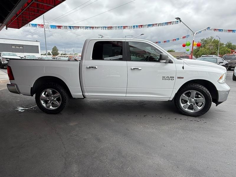 RAM 1500 SLT Crew Cab SWB 4WD 2016
