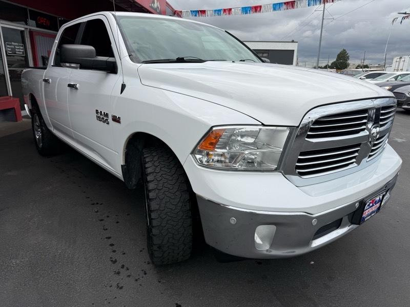 RAM 1500 SLT Crew Cab SWB 4WD 2016