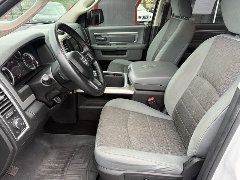 RAM 1500 SLT Crew Cab SWB 4WD 2016