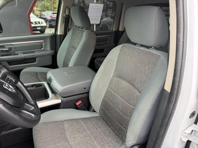 RAM 1500 SLT Crew Cab SWB 4WD 2016