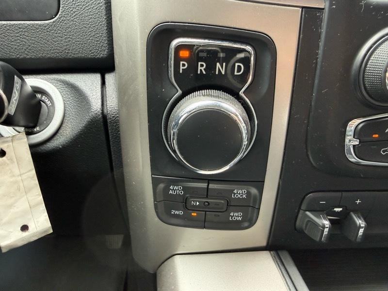 RAM 1500 SLT Crew Cab SWB 4WD 2016