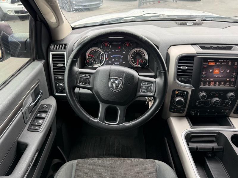 RAM 1500 SLT Crew Cab SWB 4WD 2016