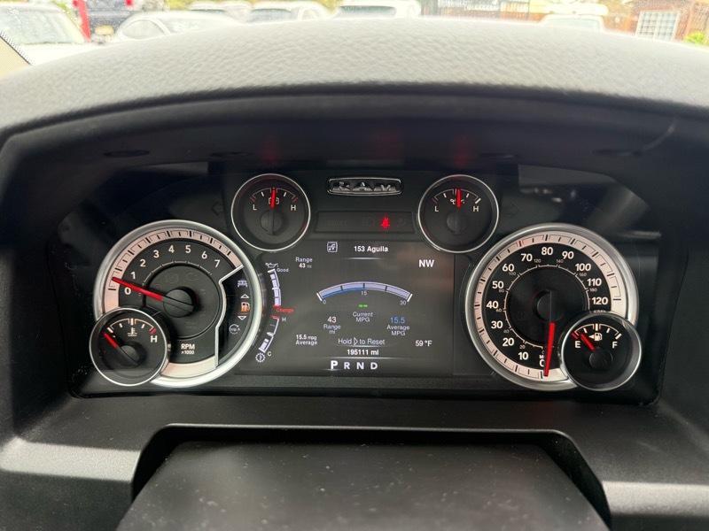 RAM 1500 SLT Crew Cab SWB 4WD 2016