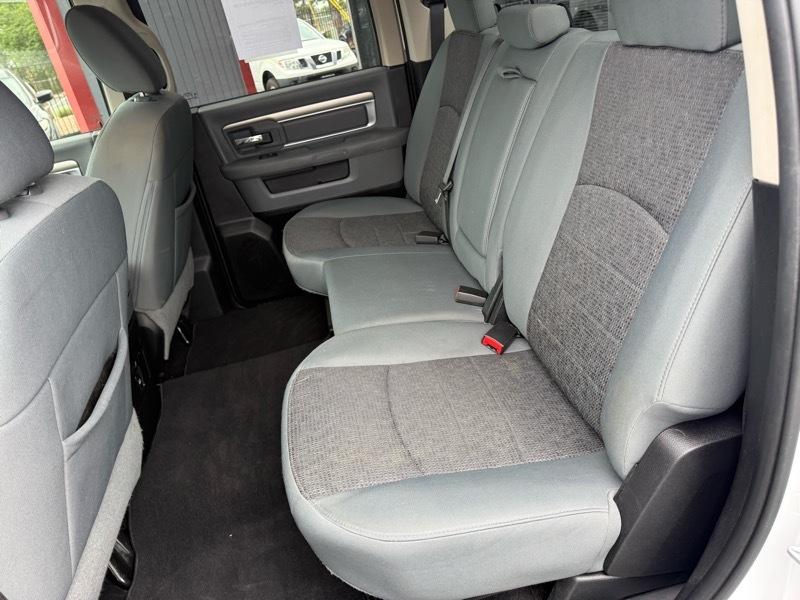 RAM 1500 SLT Crew Cab SWB 4WD 2016