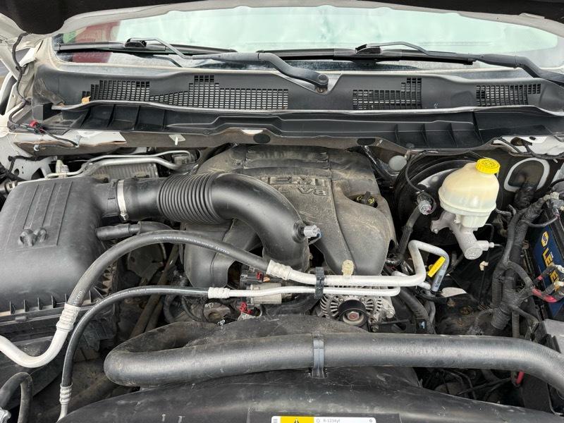 RAM 1500 SLT Crew Cab SWB 4WD 2016