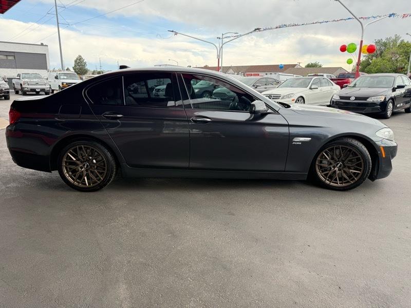 BMW 5-Series 550xi 2011