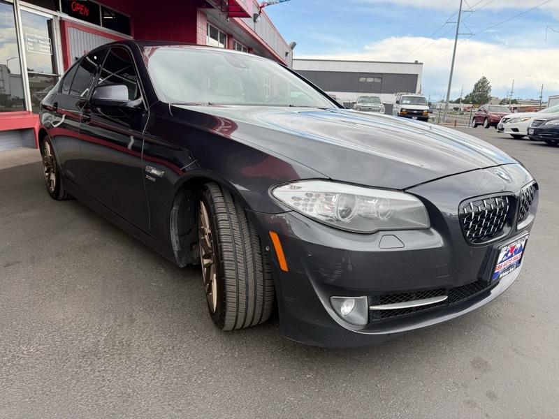 BMW 5-Series 550xi 2011