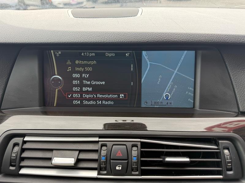 BMW 5-Series 550xi 2011