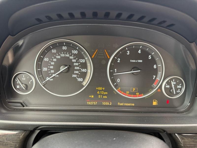 BMW 5-Series 550xi 2011