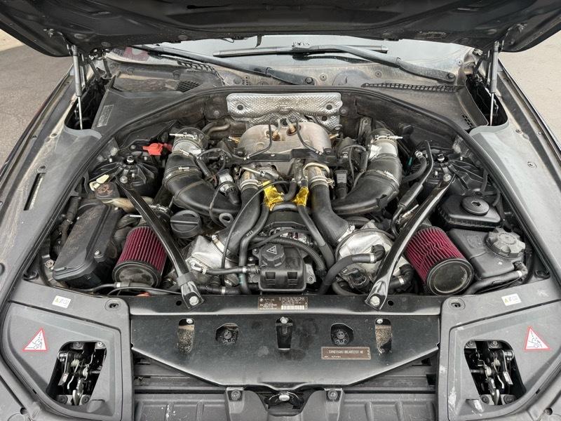 BMW 5-Series 550xi 2011