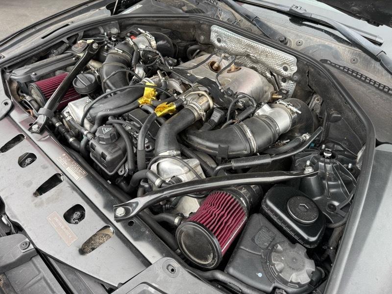 BMW 5-Series 550xi 2011