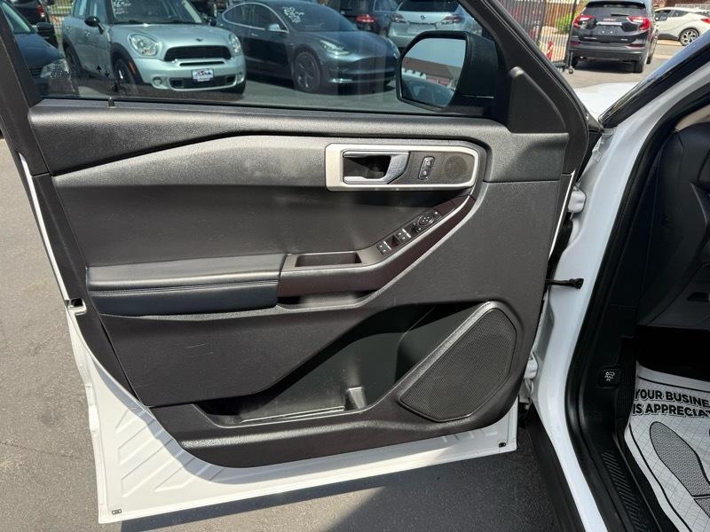 Ford Explorer Base AWD 2020