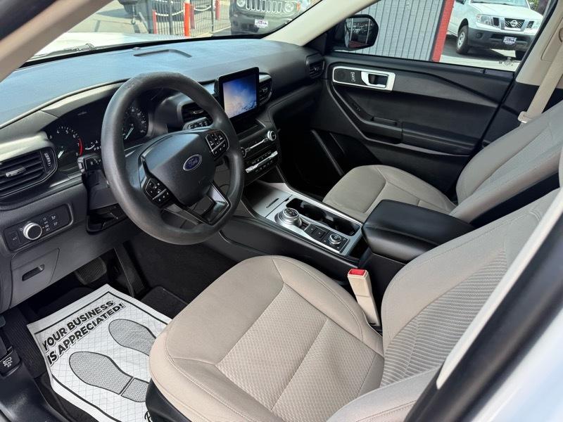 Ford Explorer Base AWD 2020