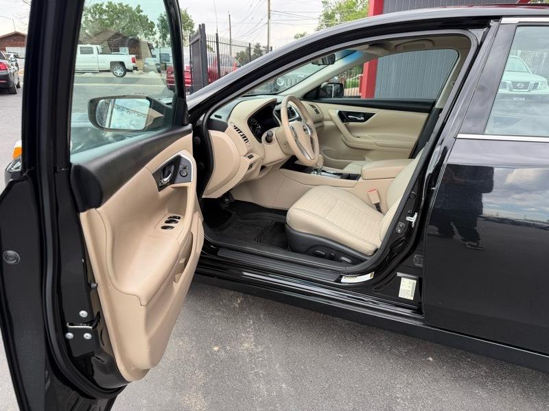 Nissan Altima 2.5 SV 2016