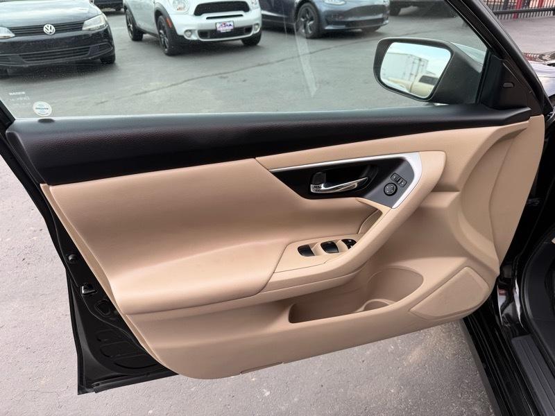 Nissan Altima 2.5 SV 2016