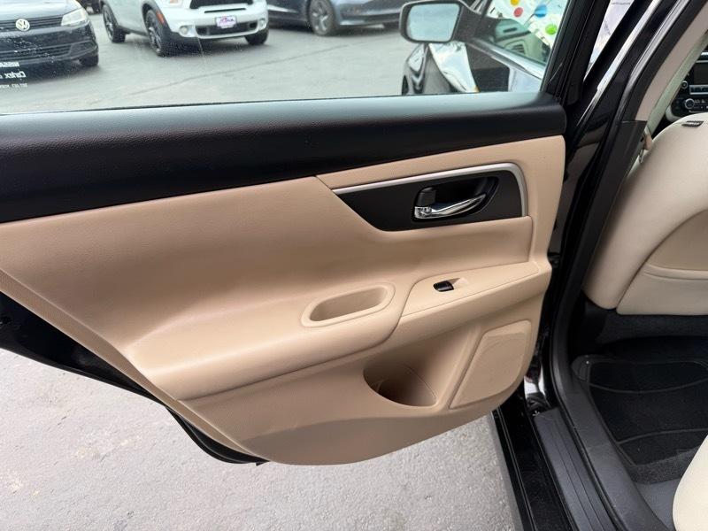 Nissan Altima 2.5 SV 2016