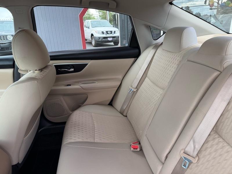 Nissan Altima 2.5 SV 2016