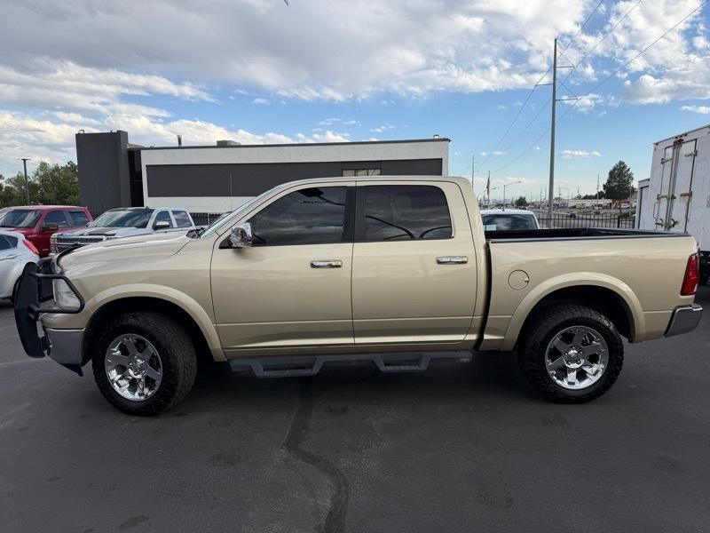 Dodge 1500 Laramie Crew Cab 4WD 2011