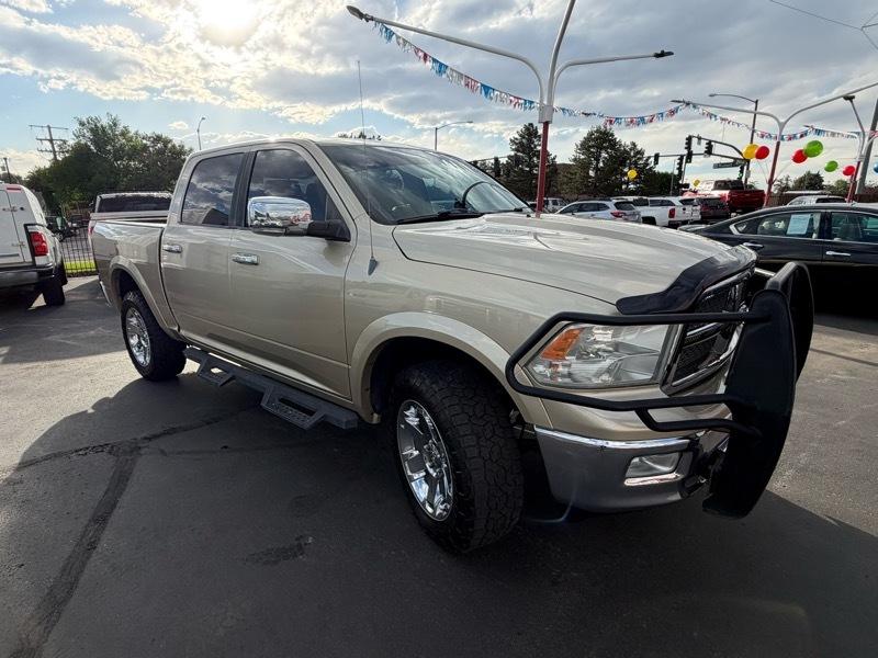 Dodge 1500 Laramie Crew Cab 4WD 2011