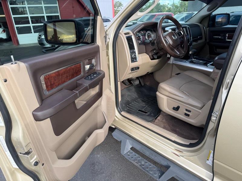 Dodge 1500 Laramie Crew Cab 4WD 2011