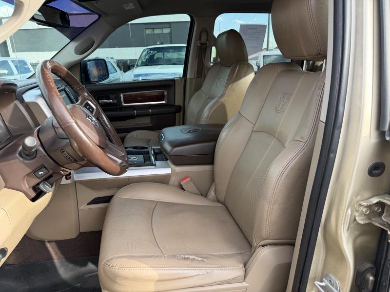 Dodge 1500 Laramie Crew Cab 4WD 2011