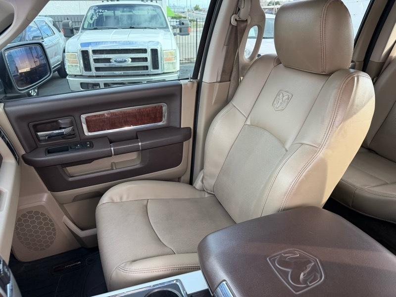 Dodge 1500 Laramie Crew Cab 4WD 2011