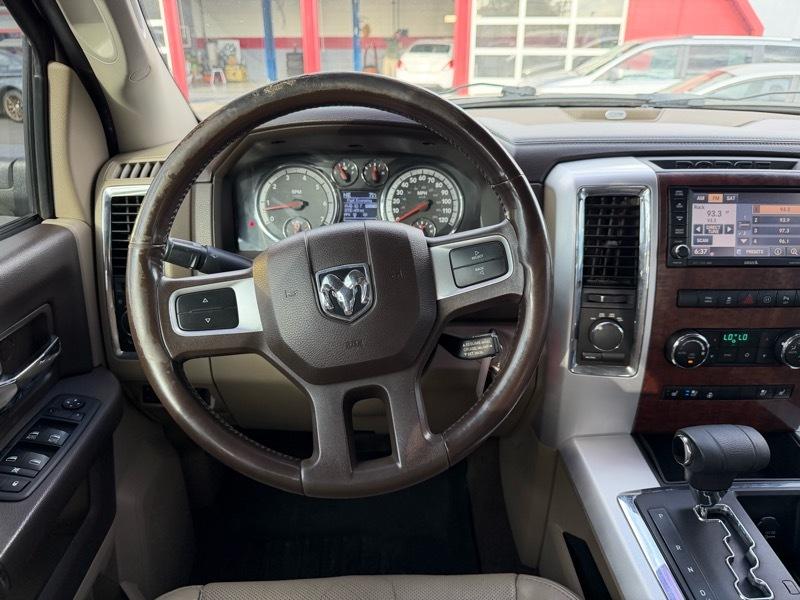 Dodge 1500 Laramie Crew Cab 4WD 2011