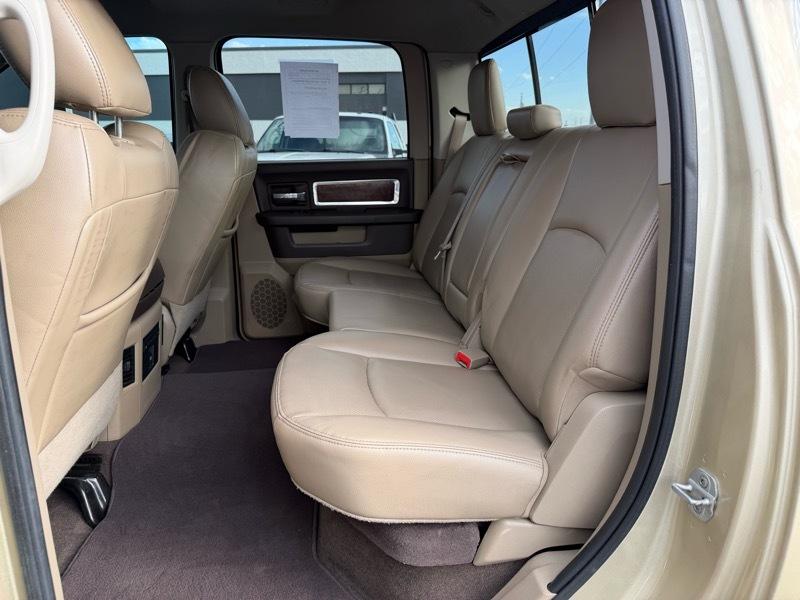 Dodge 1500 Laramie Crew Cab 4WD 2011