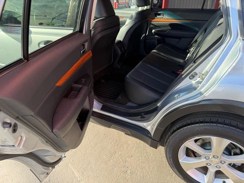 Subaru Outback 2.5i Limited 2014