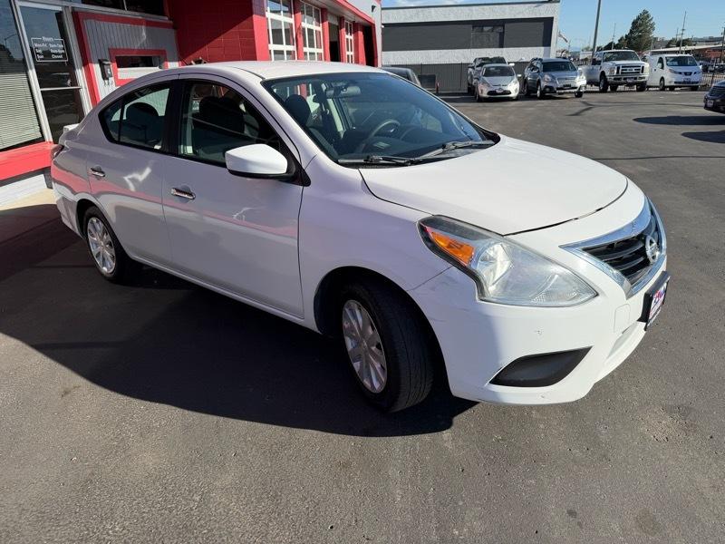Nissan Versa 1.6 S 5M 2017
