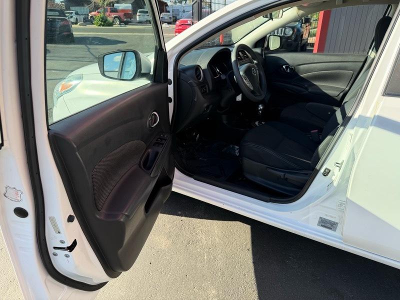 Nissan Versa 1.6 S 5M 2017